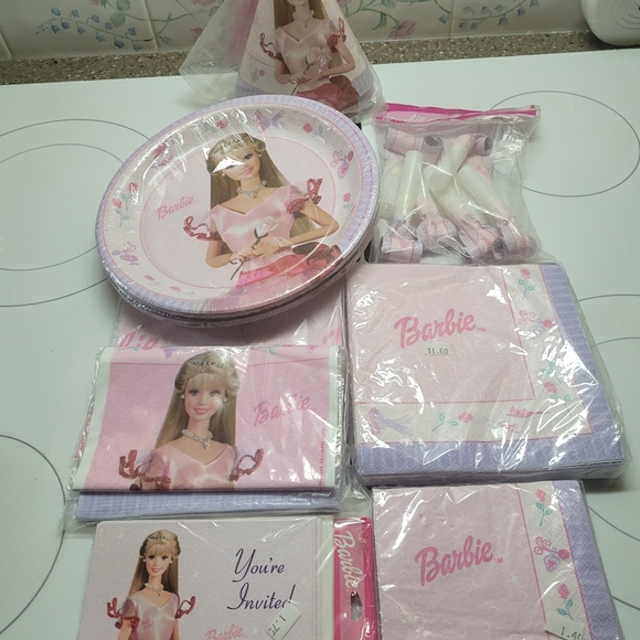 Hallmark | Party Supplies | Vintage Barbie Birthday Party Supplies ...